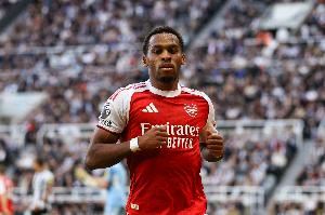 前裁判谈廷伯造点：身体接触持续到禁区内，上半身犯规更易被察觉