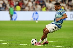 队报：姆巴佩和科纳特均有伤在身，报到后将接受法国队队医的评估