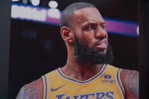 艺术家花500多小时绘制巨幅老詹画面！此前曾获字母哥&德罗赞认可