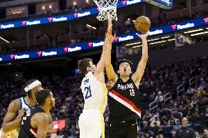 媒体人：体能对抗犯规控制是杨瀚森需要改进的 谁都有交学费过程