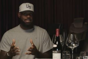 詹姆斯：现代篮球回合数、空间拉扯都远超过去 对身体的损耗更大