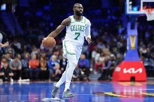 稳定火力点!杰伦-布朗半场13中6砍并列全队最高14分 稳定火力点!杰伦-布朗半场13中6砍并列全队最高14分