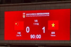 马德兴：丢球就是体能不支！换人？替补席上的人都在着忙全运会呢