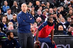 洛杉矶华佗队易主？船记转发莱夫利复出：这就是现在的快船