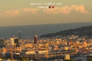 亚马尔社媒晒夕阳下的诺坎普球场：一个特殊的夜晚即将到来